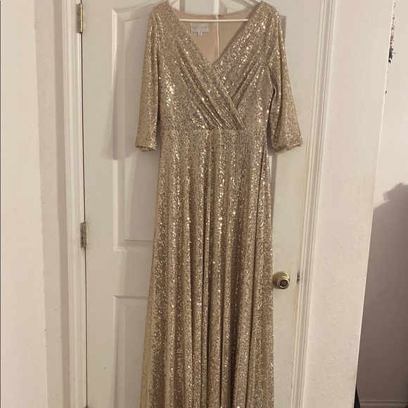 Oleg Cassini Dresses & Skirts - Oleg Cassini Beige Dress with Gold Sequins